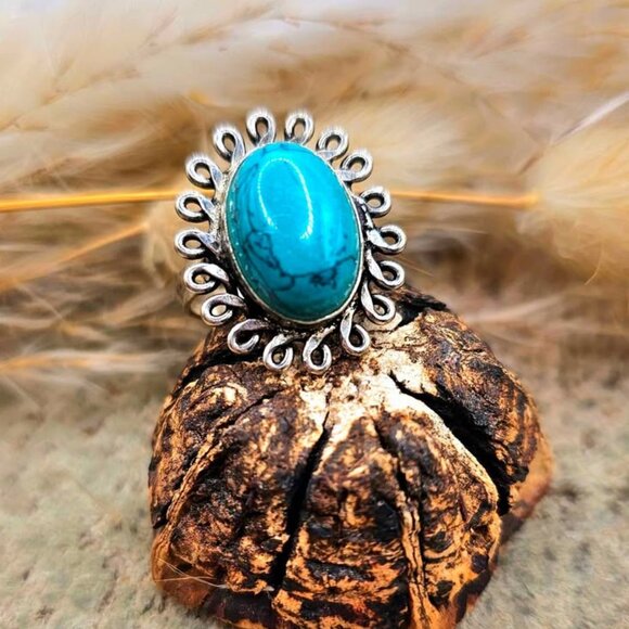 Beautiful Howlite Oval Stone 925 Stamp Silver Ring ( Size 6) - Picture 8 of 9